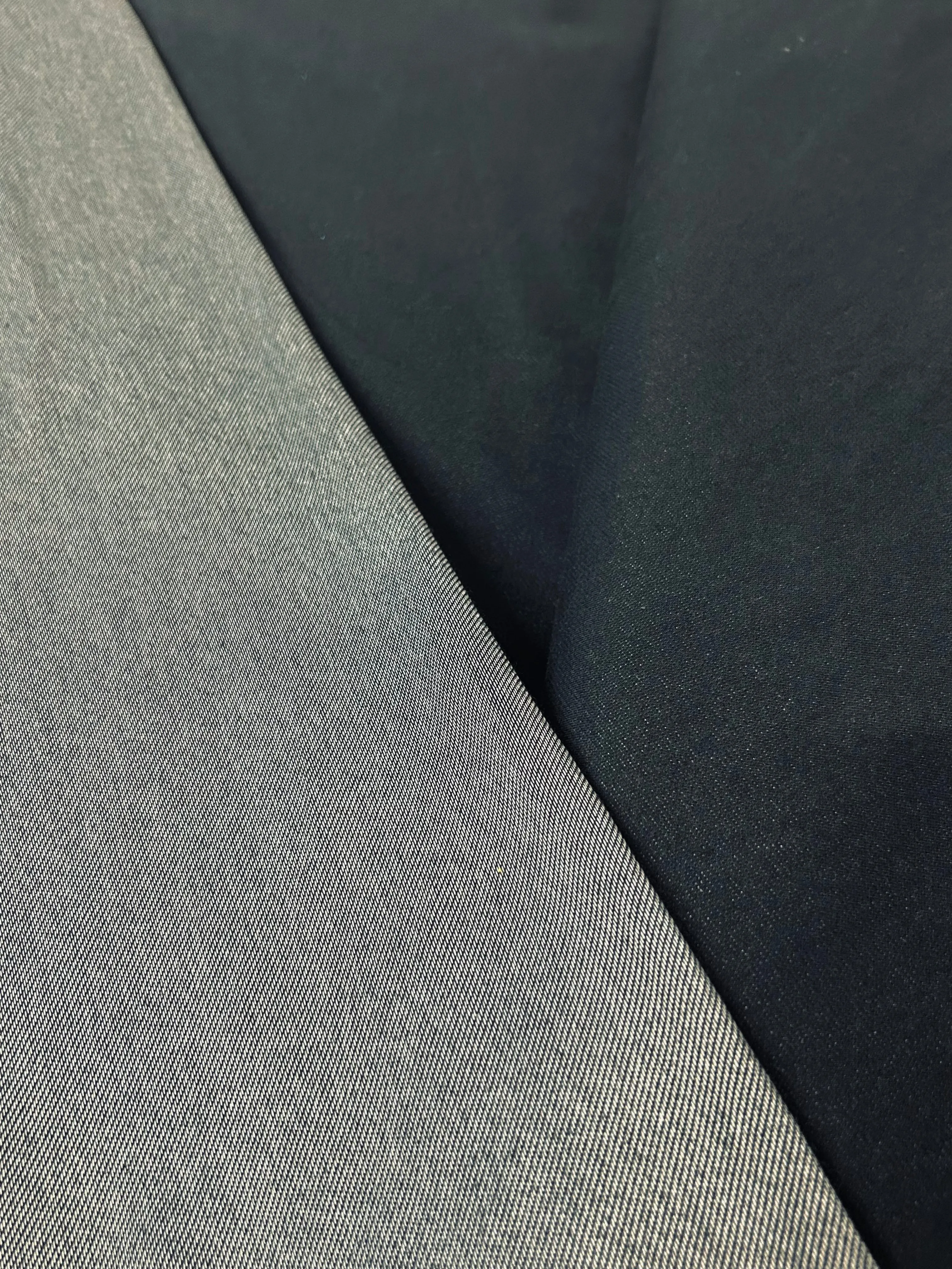 55CM BLACK REMNANT HYBRID 4 WAY STRETCH DENIM