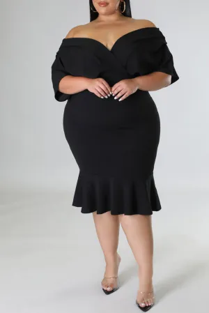 Black Plus Size Pleated V Neck Ruffle Hem Bodycon Dress