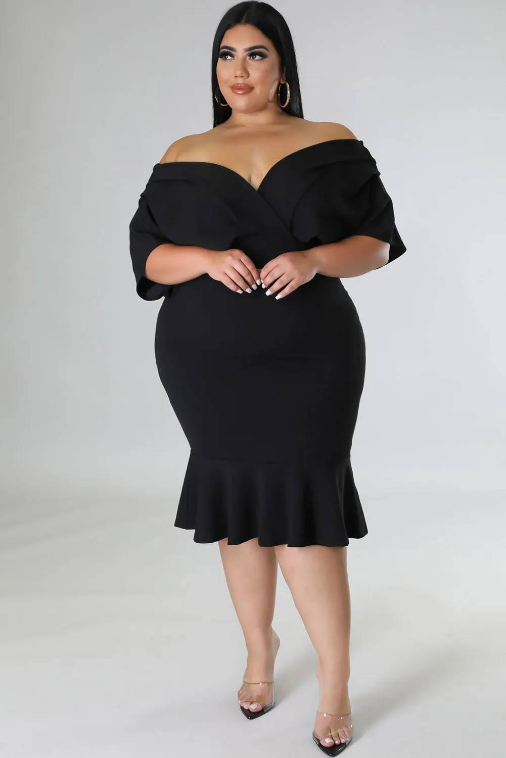 Black Plus Size Pleated V Neck Ruffle Hem Bodycon Dress