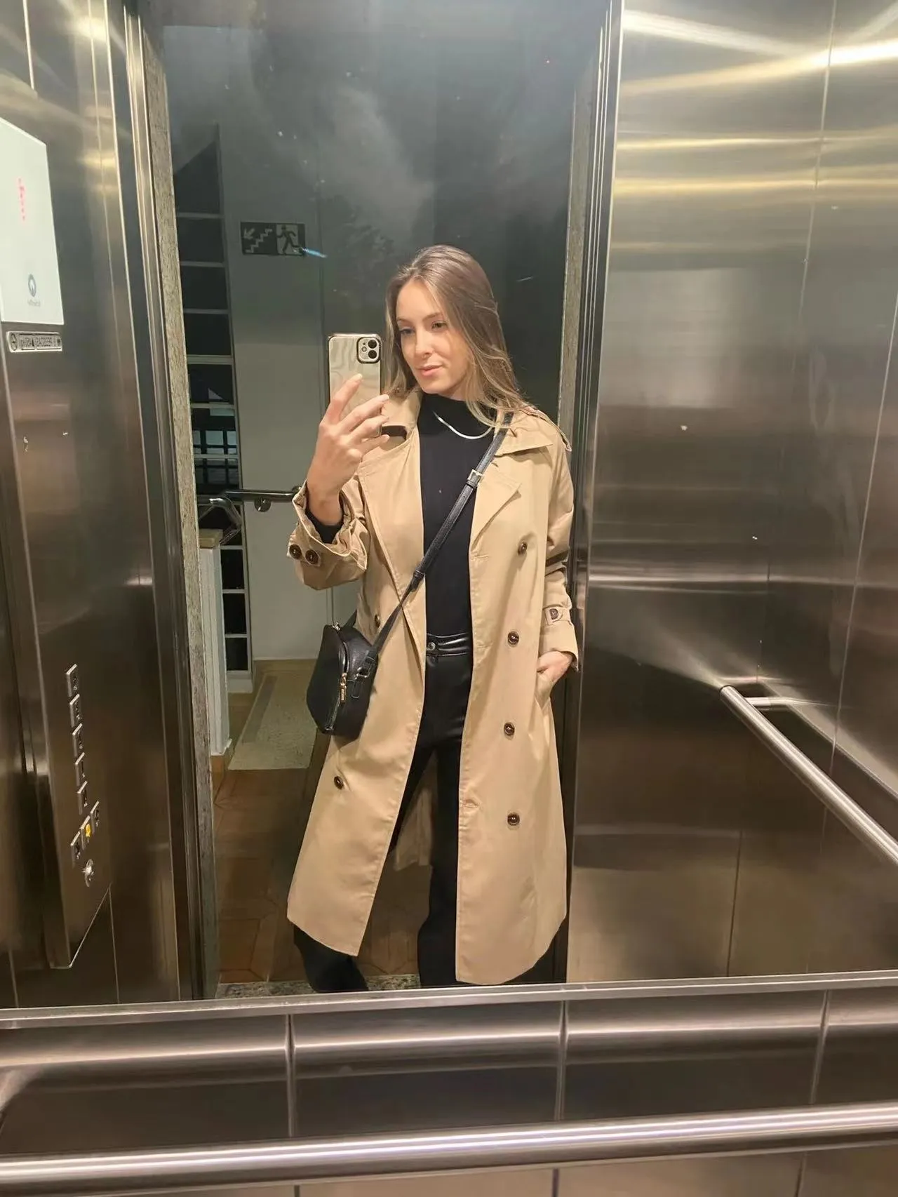 Classic trench coat ladies - High-quality craftsmanship for durability - Perfect for chilly days