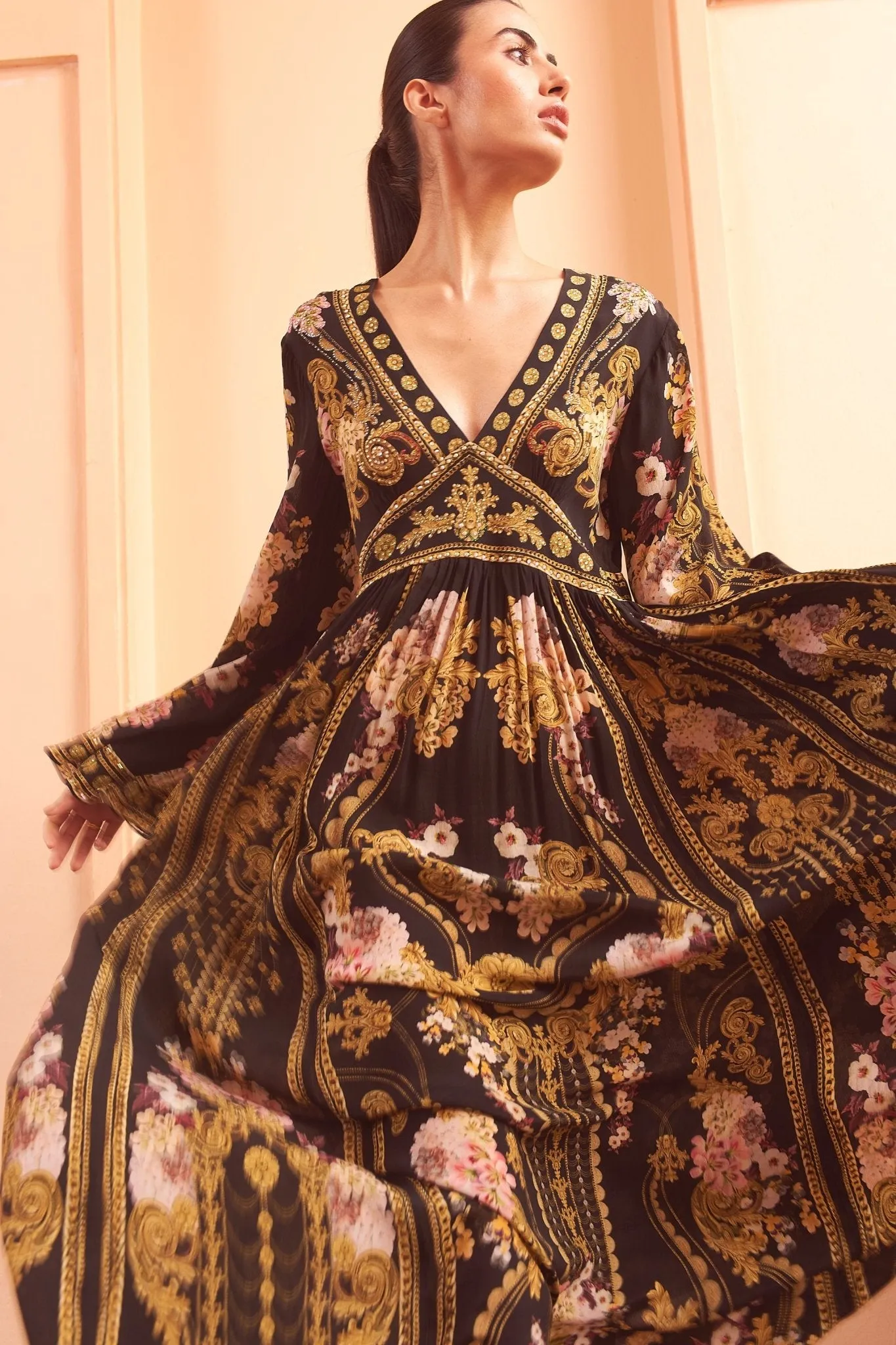 GOLDEN GIRL MAXI DRESS W FLARED SLEEVES