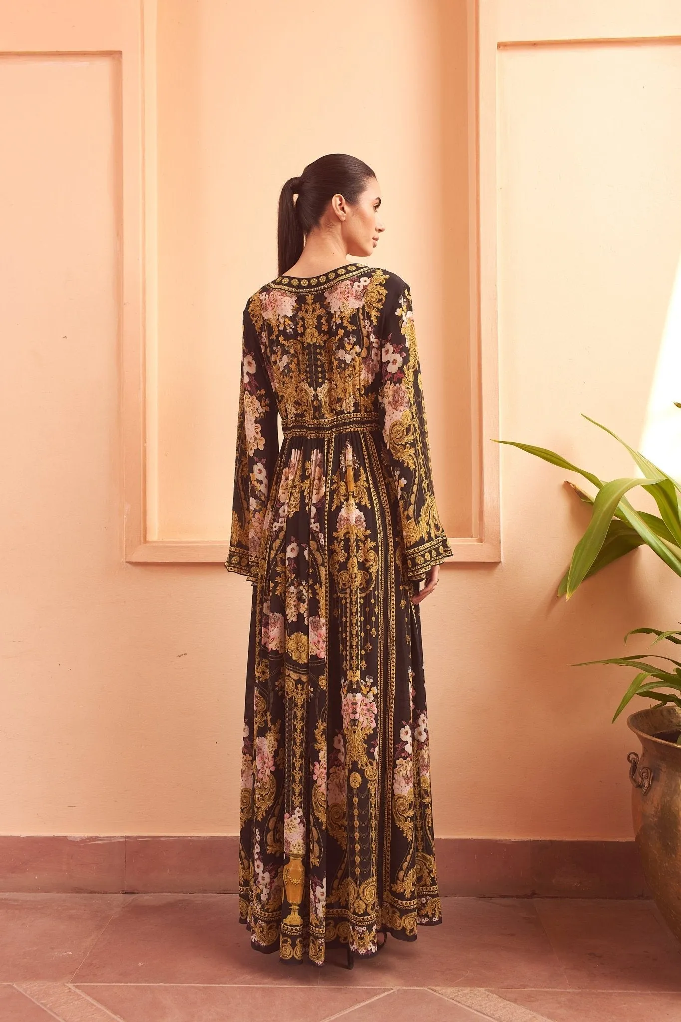 GOLDEN GIRL MAXI DRESS W FLARED SLEEVES