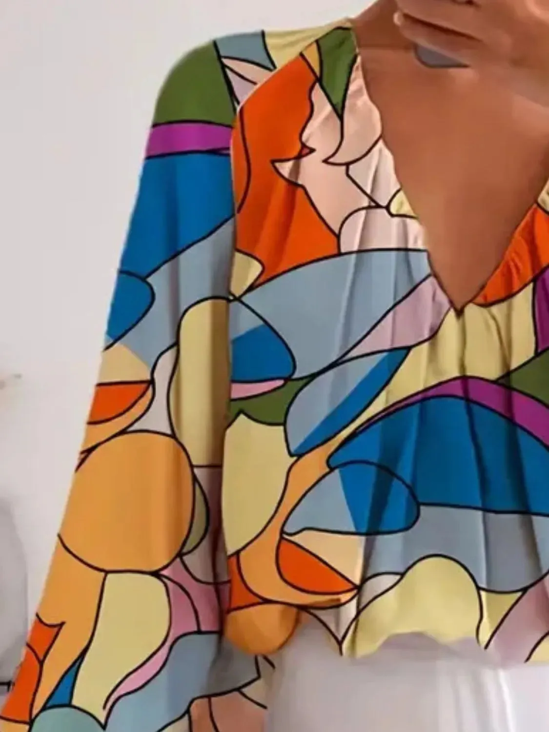 Printed V-Neck Long Sleeve Blouse