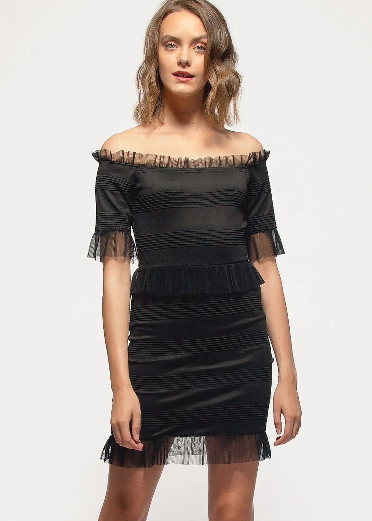 Women's Off Shoulder Lace Trim Bodycon Dress In Black